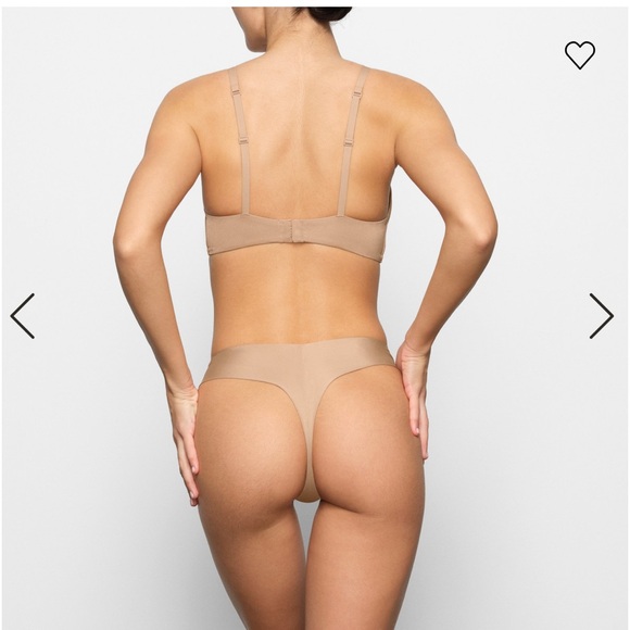 SKIMS WIRELESS FORM T-SHIRT DEMI BRA - Picture 5 of 11